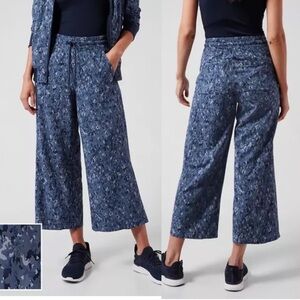 Athleta Avenue Printed Wide Leg Crop Pant Allure Navy Blue Womens SZ‎ 8 Athletic
